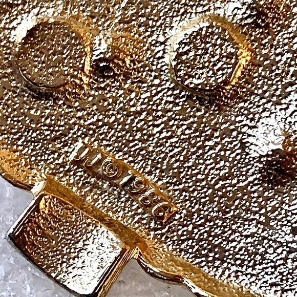 JJ 1986 Christmas Tree Brooch Pin Rhinestones Star Gold Tone Signed - Picture 6 of 14